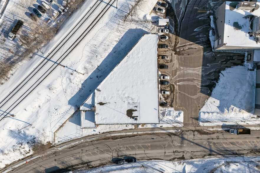 More Photos Of 1025 St Butler, Montréal Distribution For Sale