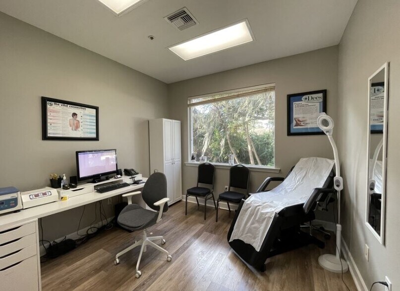 More Photos Of 8830 S Tamiami Trl, Sarasota Office For Lease