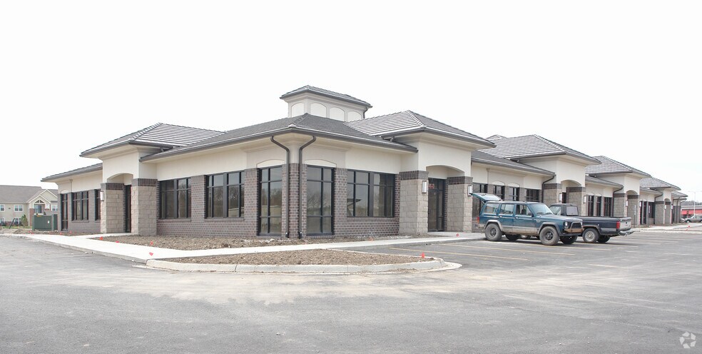 More Photos Of 19101 E Valley View Pky, Independence Medical For Sale