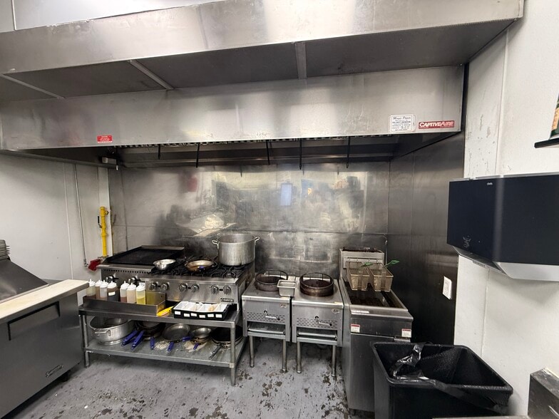 More Photos Of 7325-7371 Lake Underhill Rd, Orlando General Retail For Lease