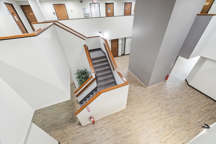 More Photos Of 17041 El Camino Real, Houston Office Residential For Sale