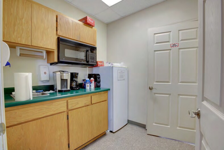 More Photos Of 379 Epley Dr, Yuba City Warehouse For Sale