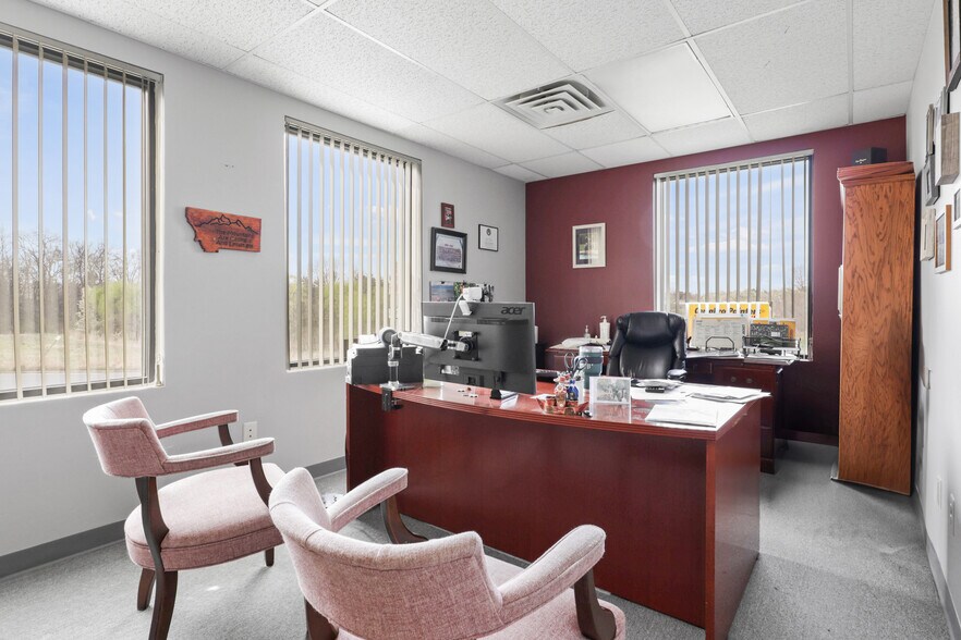 More Photos Of 111 Carpenter Dr, Sterling Office For Lease