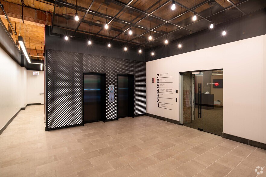 More Photos Of 320 W Ohio St, Chicago Loft Creative Space For Lease