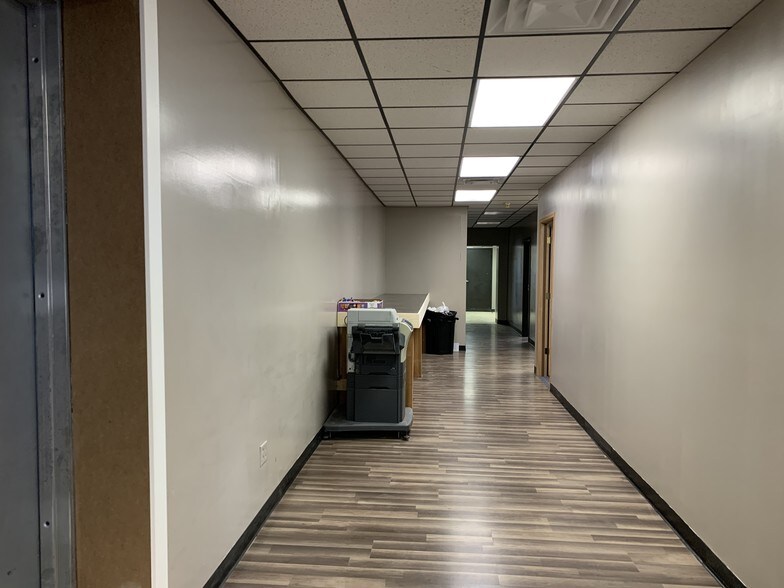 More Photos Of 716 W Maple St, Wichita Office For Lease