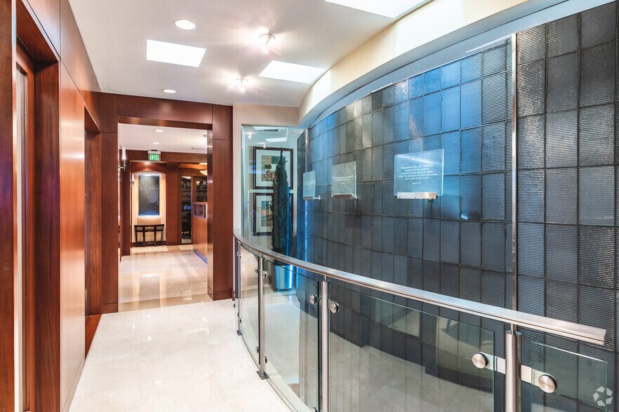 More Photos Of 5505 Cancha De Golf, Rancho Santa Fe Office For Lease