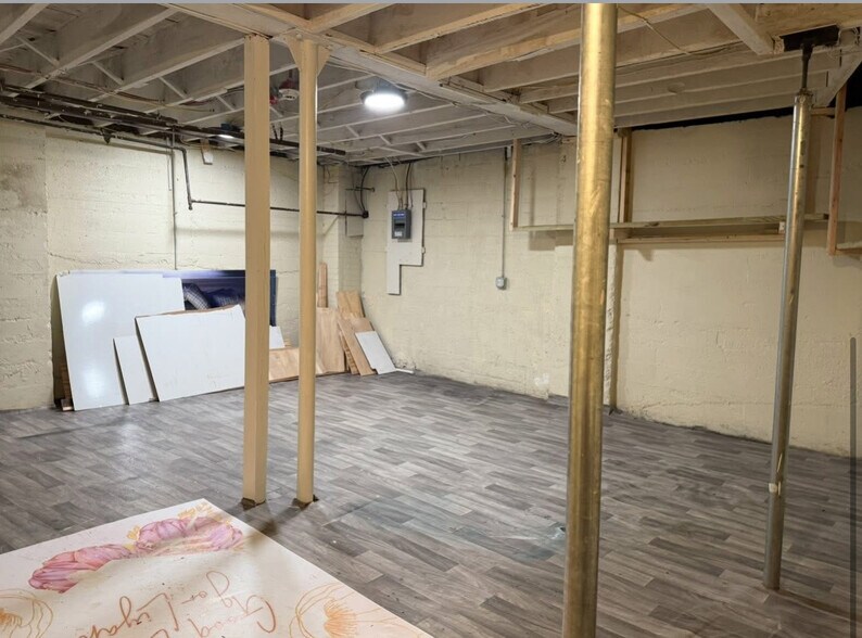 More Photos Of 105 Blackstone Ave, Pawtucket Storefront For Lease