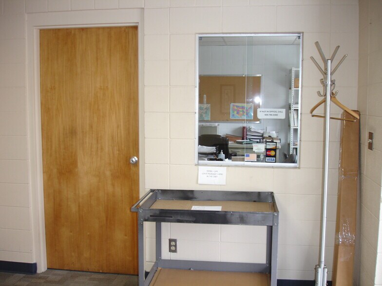 More Photos Of 340 Oak Ave S, West Salem Industrial For Lease