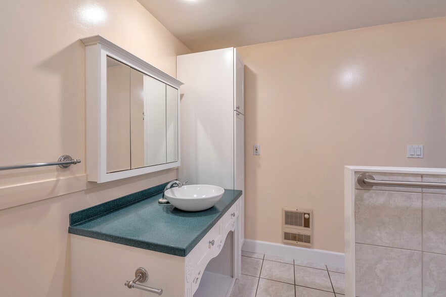 More Photos Of 74 Digital Dr, Novato Warehouse For Sale