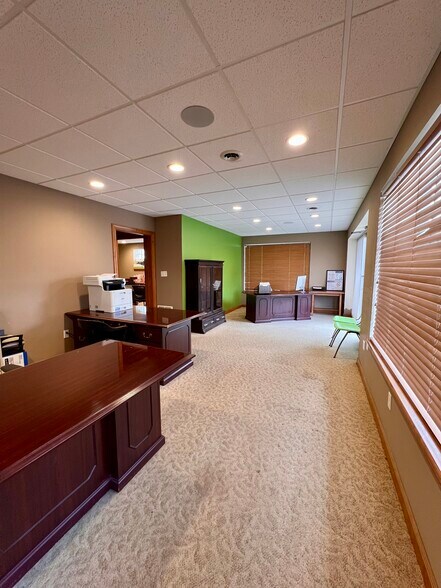 More Photos Of 406 2nd Ave, Chesapeake Office For Sale