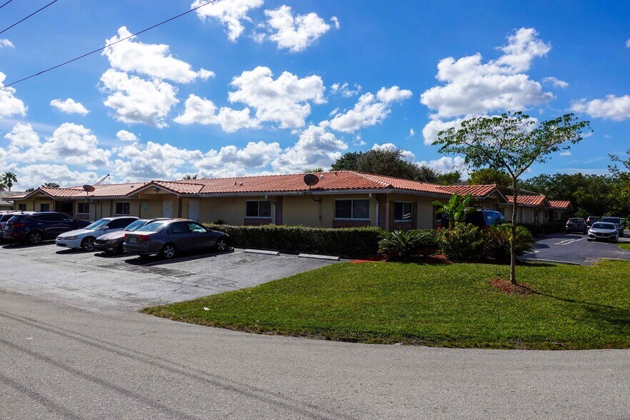 More Photos Of 8430 NW 40th St, Coral Springs Apartments For Sale