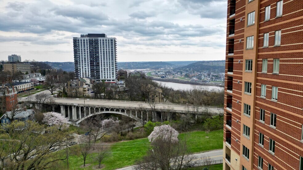 More Photos Of 2150 Alpine Pl, Cincinnati Office Residential For Sale