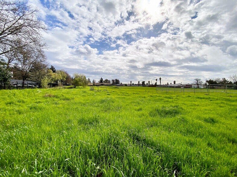 More Photos Of 1798 Blossom Ave, Fairfield Land For Sale