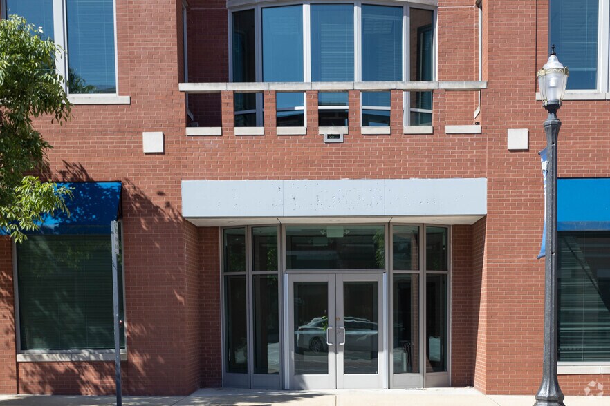 More Photos Of 101 W Vandalia St, Edwardsville Coworking Space