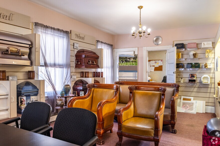More Photos Of 196-200 Warren St, Roxbury Funeral Home For Sale