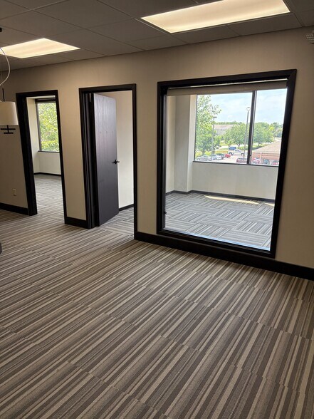 More Photos Of 10990 Quivira Rd, Overland Park Office For Lease