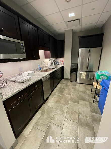 More Photos Of 240 Tuxedo Ave, Brooklyn Heights Warehouse For Lease