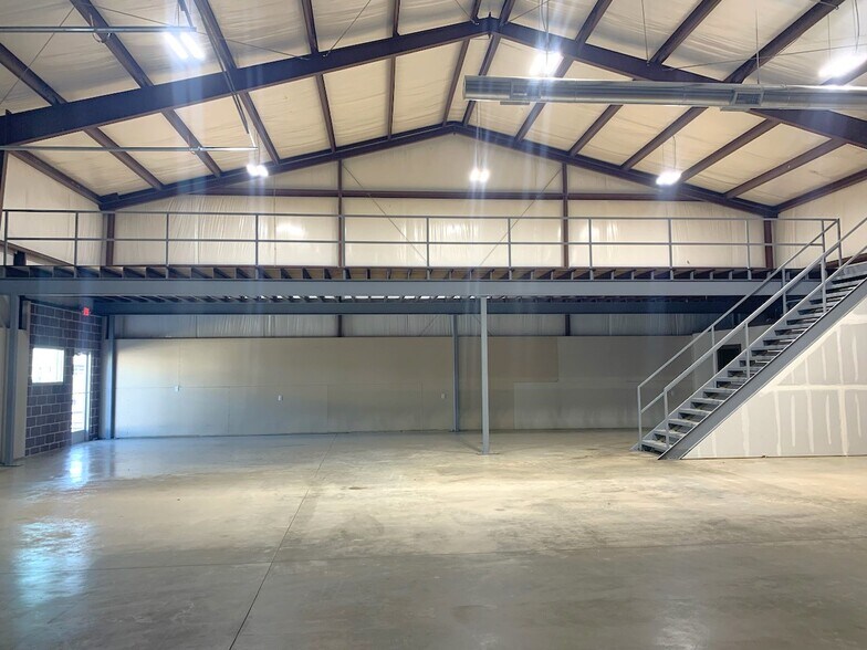 More Photos Of 13029 Harmon Rd, Fort Worth Unknown For Lease