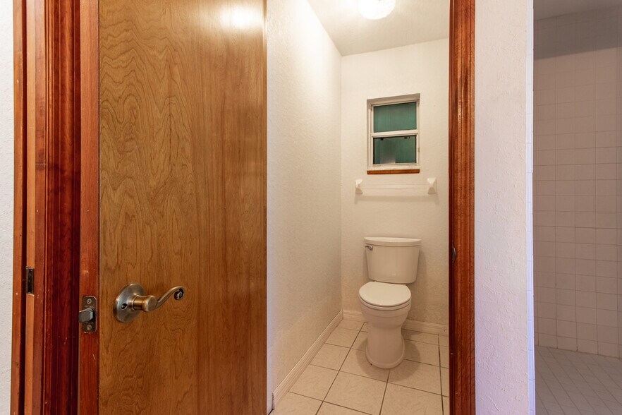 More Photos Of 3255 SE 3rd Ave, Ocala Office Residential For Sale
