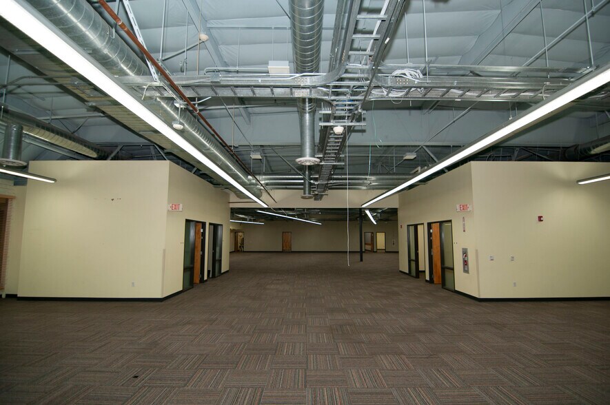 More Photos Of 540 W Woodbury Rd, Altadena Office For Lease
