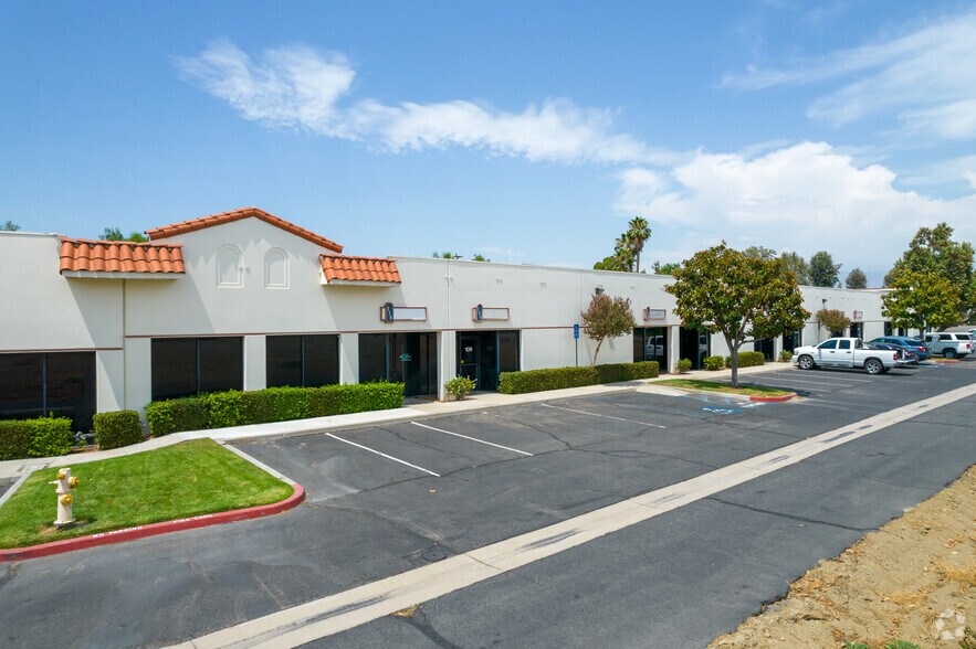 671 E Cooley Dr, Colton, CA 92324 For Lease