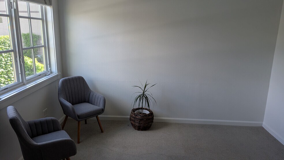 More Photos Of 77 Front St, Danville Medical For Lease