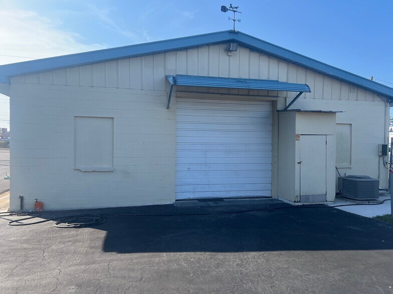 More Photos Of 13803 W Hillsborough Ave, Tampa Office For Lease