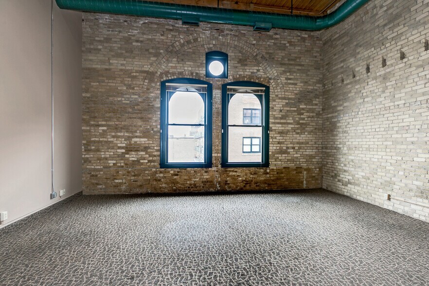 More Photos Of 413 Wacouta St, Saint Paul Office Residential For Lease