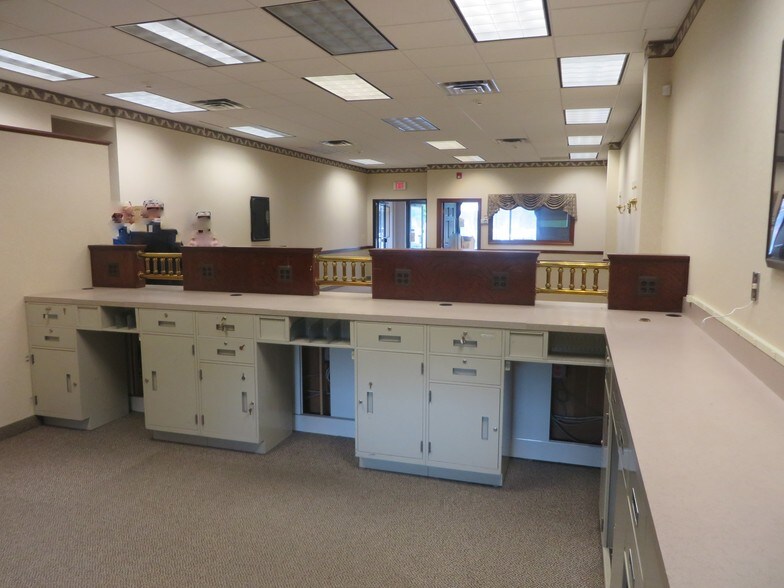 More Photos Of 8 Reading Rd, Flemington Unknown For Lease