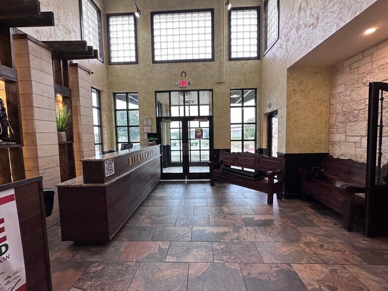 More Photos Of 2805 W Loop 340, Waco Restaurant For Sale