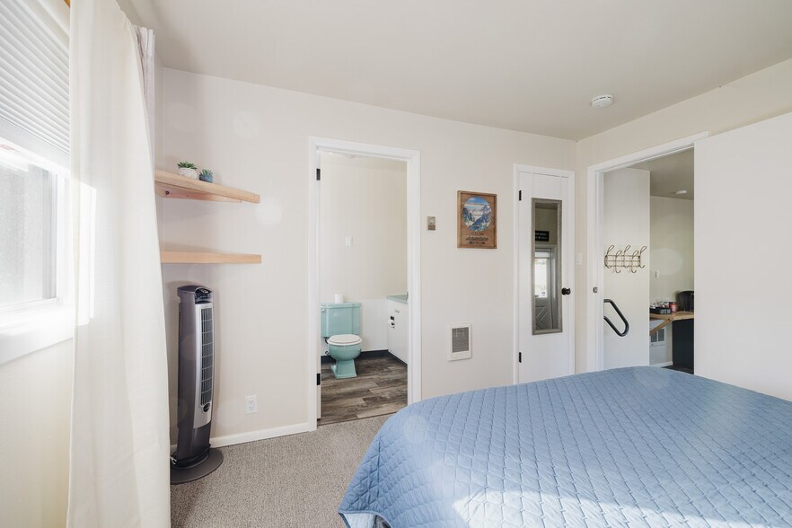 More Photos Of 925 Lamoille Hwy, Lamoille Hotel For Sale