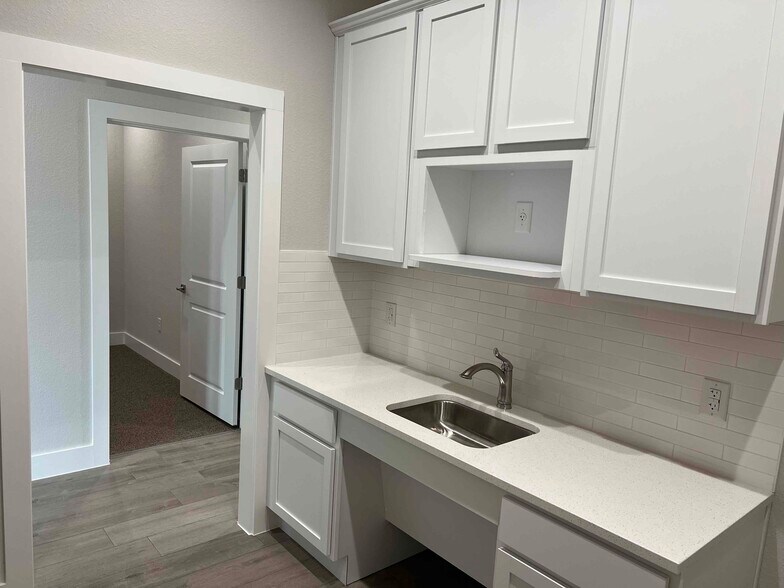 More Photos Of 2951 FM 1460, Georgetown Medical For Sale