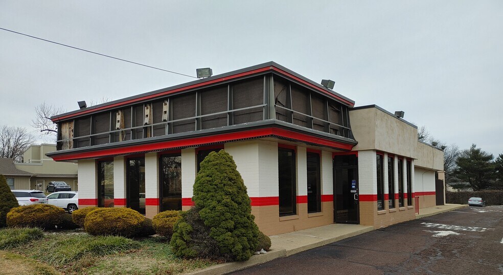 Primary Photo Of 295 2nd Street Pike, Southampton Fast Food For Sale