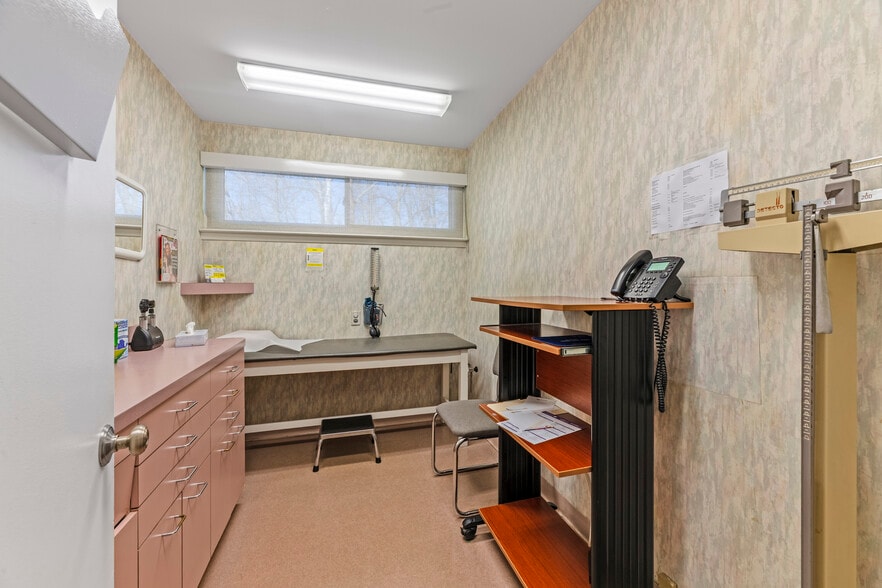 More Photos Of 123 Dunhams Corner Rd, East Brunswick Medical For Sale