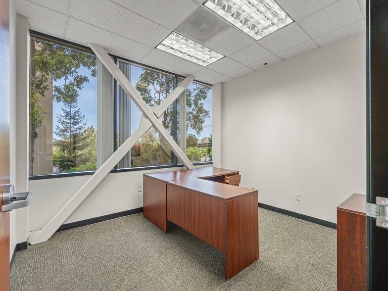 More Photos Of 2763 Camino del Rio S, San Diego Office For Sale