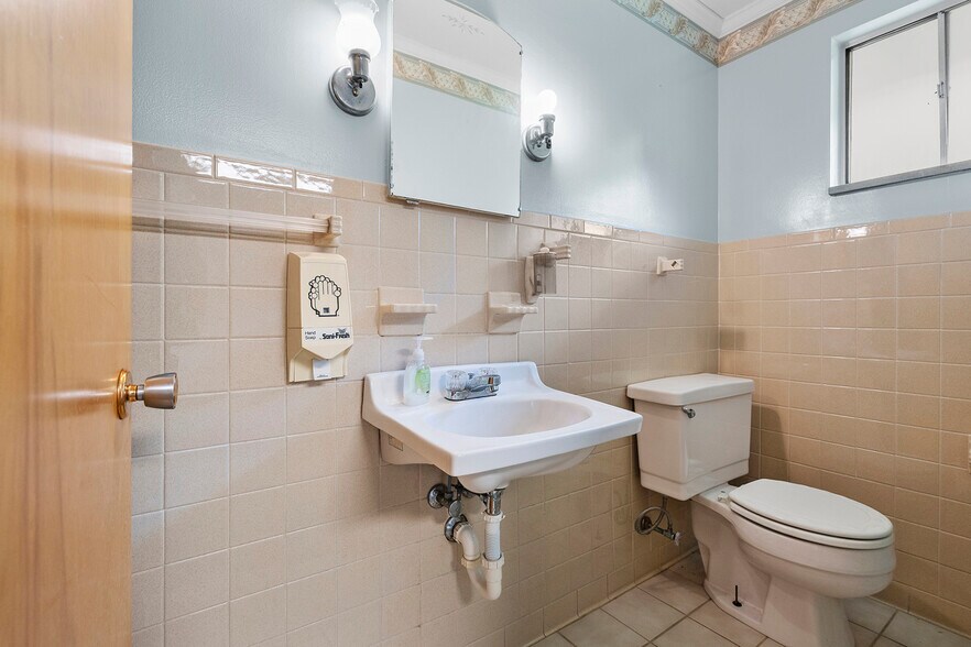 More Photos Of 9270 Old Perry Hwy, Pittsburgh Loft Creative Space For Sale