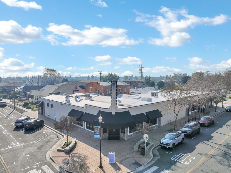 Primary Photo Of 561 1st St, Brentwood Storefront Retail Office For Sale
