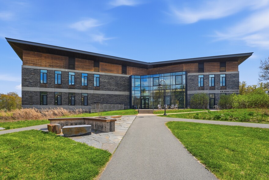 More Photos Of 893 West St, Amherst Schools For Sale