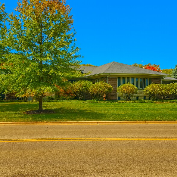 More Photos Of 3601 McDonough St, Joliet Office For Sale