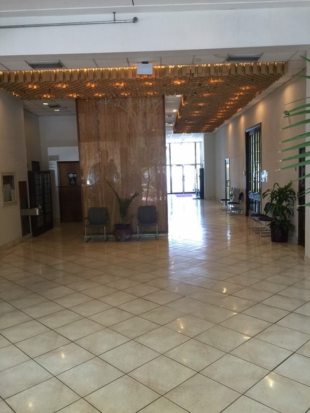 More Photos Of 800 E Broward Blvd, Fort Lauderdale Office For Sale