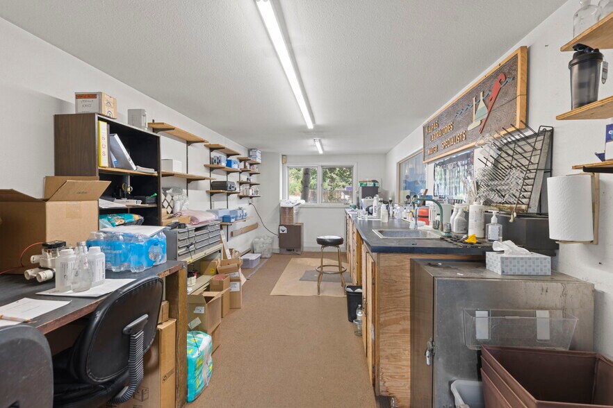 More Photos Of 120 9th St, Silverthorne General Retail For Sale
