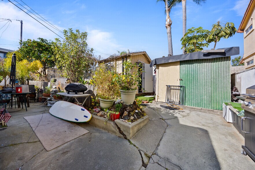 More Photos Of 529 E Walnut Ave, El Segundo Apartments For Sale