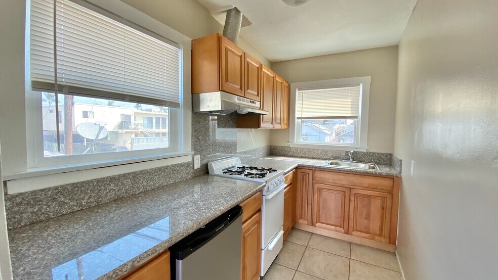 More Photos Of 3753-3759 42nd St, San Diego Apartments For Sale