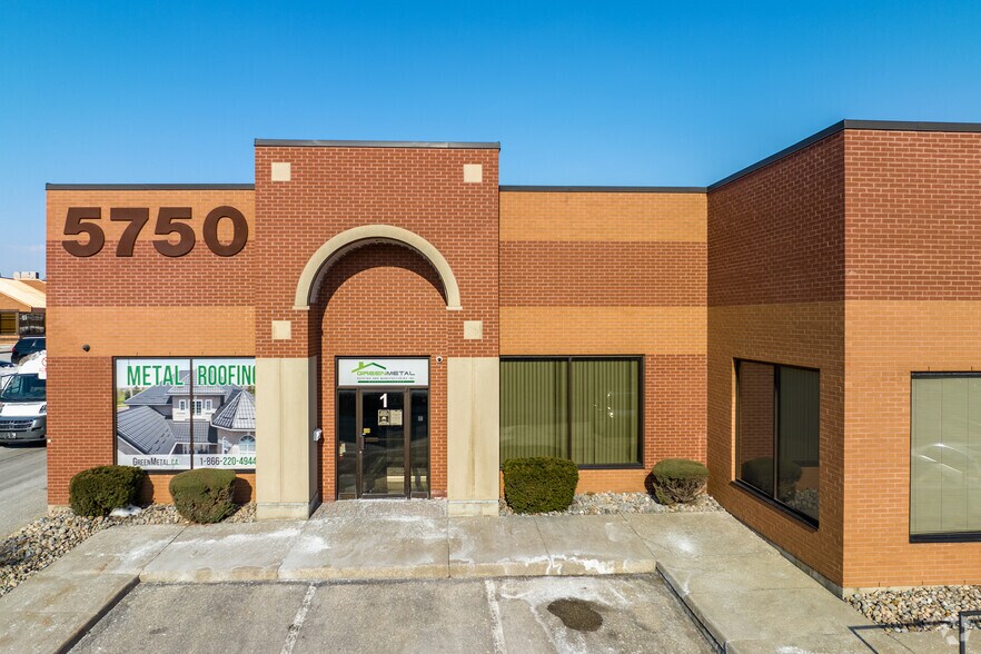 More Photos Of 5750 Timberlea Blvd, Mississauga Flex For Lease