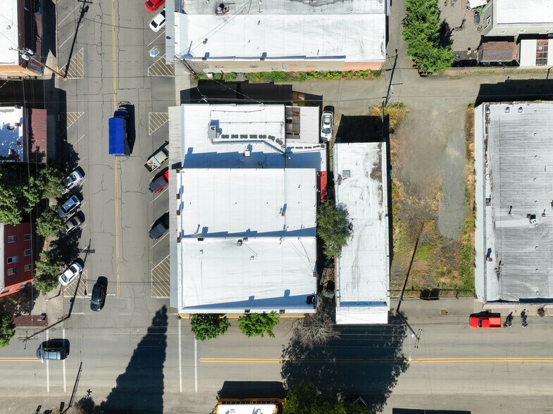 More Photos Of 110 Locust St, Oakland Storefront For Sale