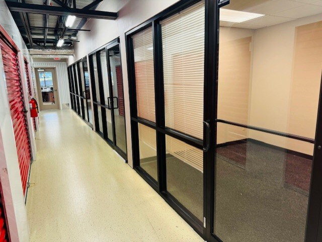 More Photos Of 1125 Roberts Blvd, Kennesaw Self Storage For Lease