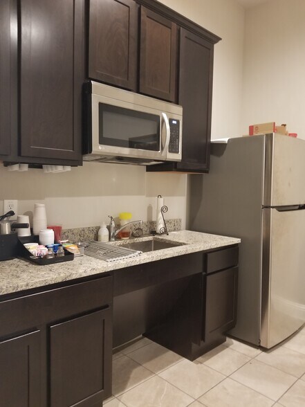 More Photos Of 4425 Plano Pkwy, Carrollton Office For Lease