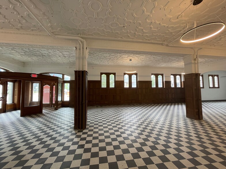 More Photos Of 415 DeBaliviere Ave, Saint Louis Apartments For Lease