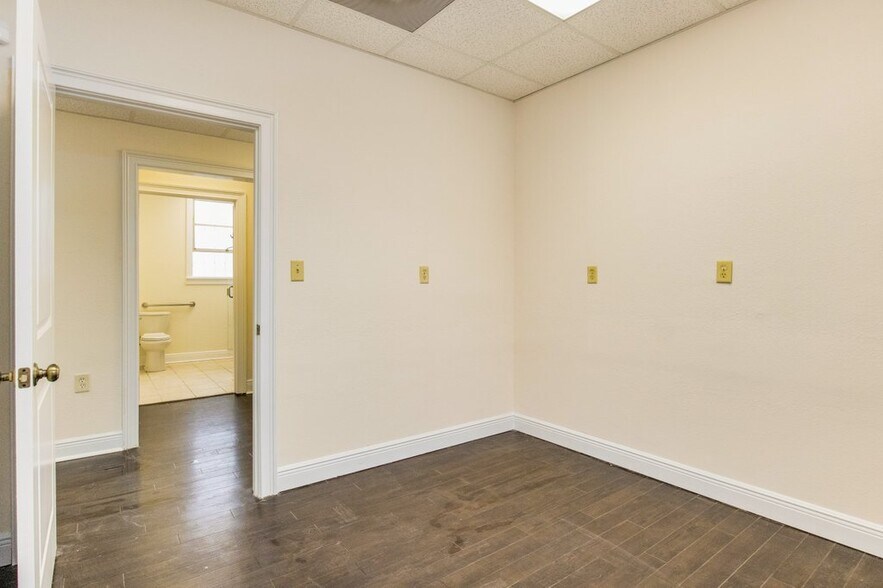 More Photos Of 2220 N Palafox St, Pensacola Medical For Sale
