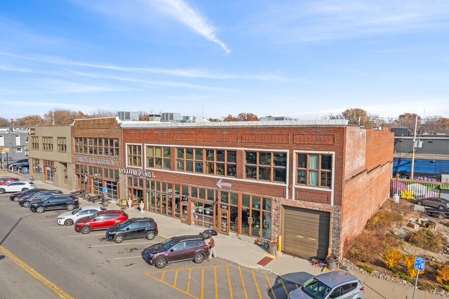 More Photos Of 3107-3111 Gillham Rd, Kansas City Storefront Retail Office For Sale